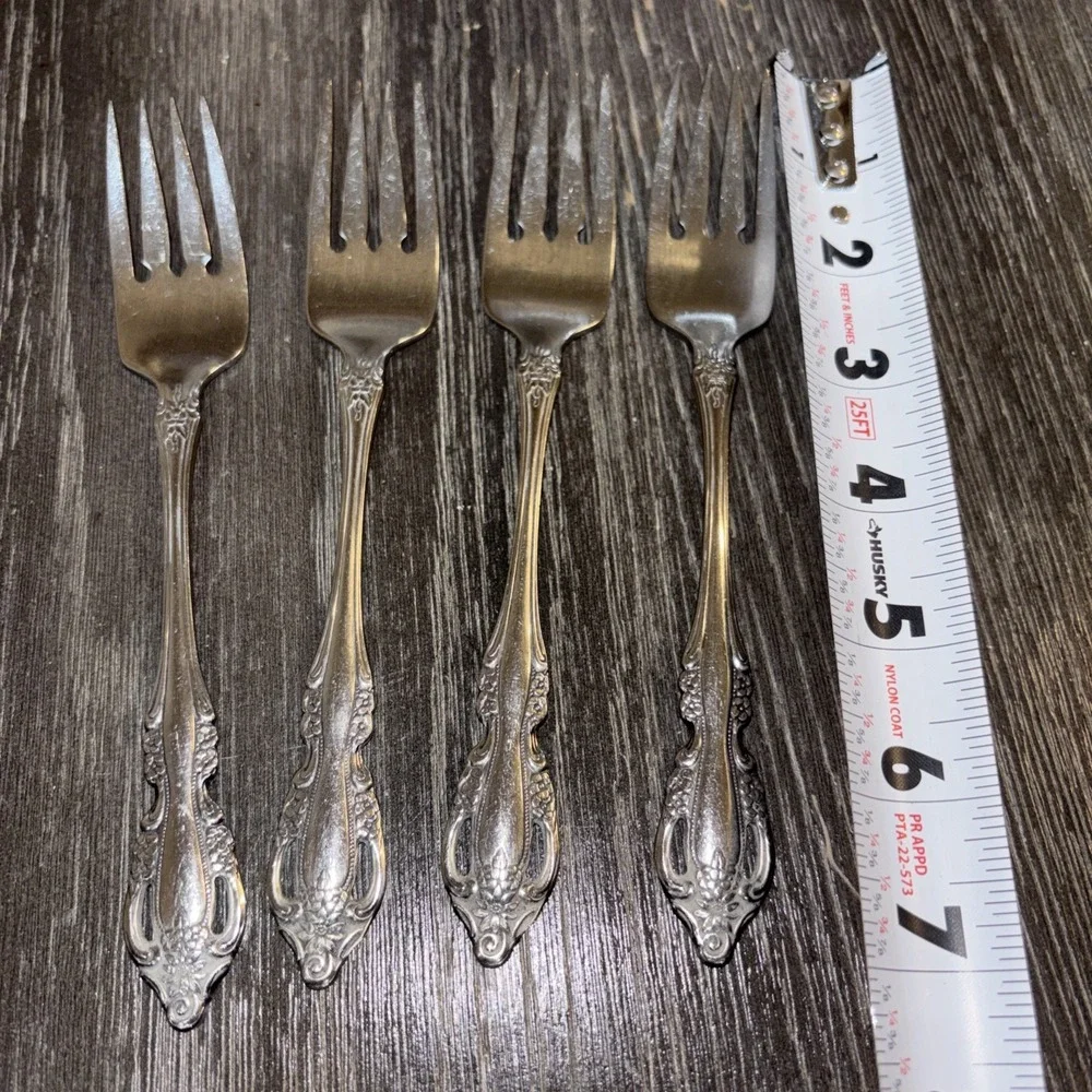 Oneida Stainless RAPHAEL Distinction Deluxe Set of 4 Salad Forks
